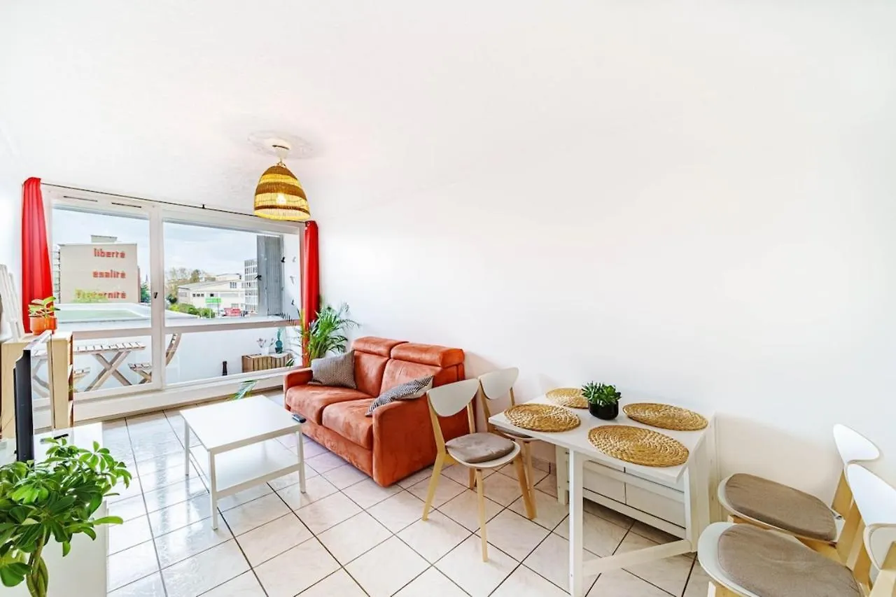 Chez Anatole - Charming 4 People - Gratte Ciel Apartment Villeurbanne 0*,  France